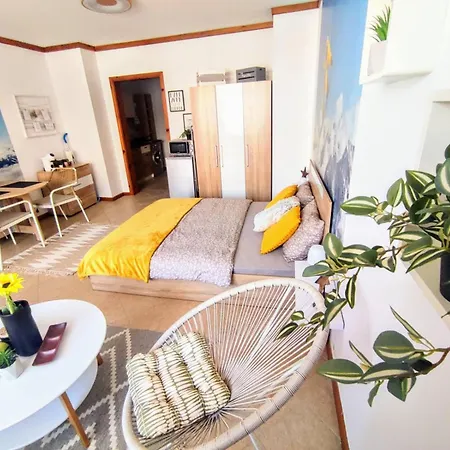 Studio Jump To With Spa Included *